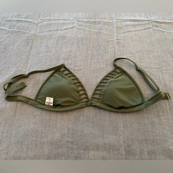Hollister bikini top in olive size medium - Picture 3 of 7